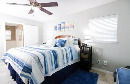 SUNNY DAZE Walk to Beach 2 Decks Pet Friendly Has a Mini Bar - Foto 9