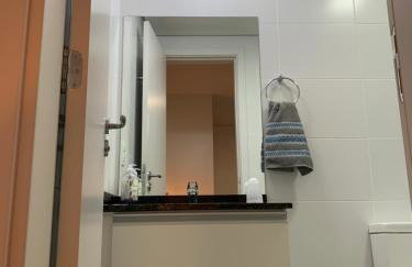 709- Apartamento Decorado Encantador, mobiliado, amplo, cozinha completa, Excelente localização no Rebouças - Foto 14