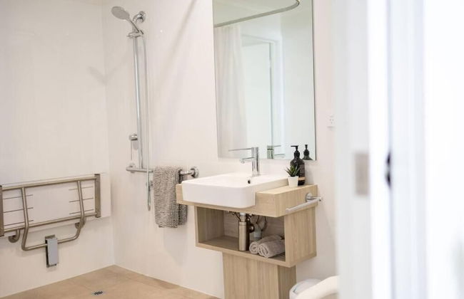 Port Lincoln Beach Front Apartments - Photo 13