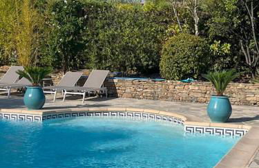 Villa Les Folies - magnifique jardin avec piscine - Foto 23