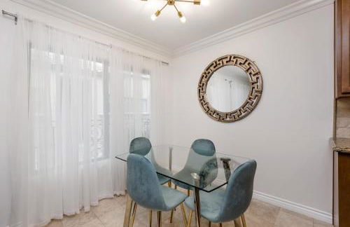 Luxury 2-Bedroom Condo in Studio City - Foto 9