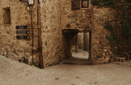 Unique historical home, middle of the village, bath & patio - Foto 64