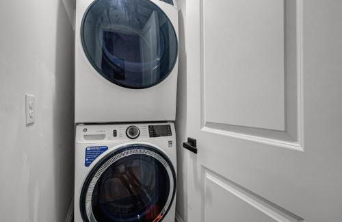 Hartford 5BR Family Home with Games BBQ Grill and Firepit - Foto 23