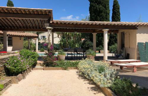 VILLA 4* avec PISCINE dans le bas du village de BORMES les MIMOSAS - Foto 3