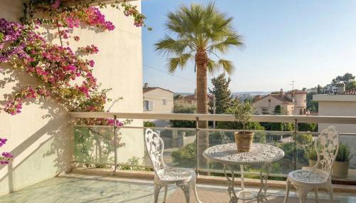 Sea view flat with car park boarder Cannes - Foto 1