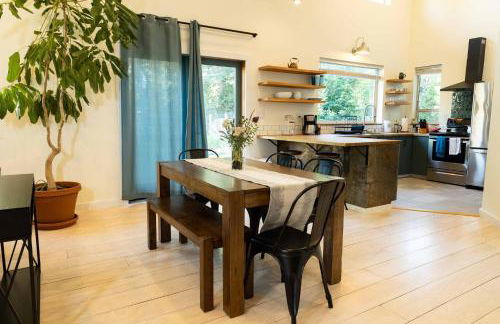 Trailside vacation home—easy walk to Winthrop - Foto 7