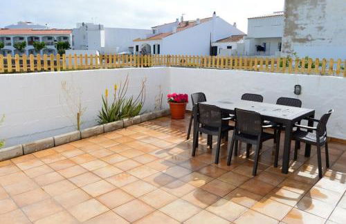 F96 Apartamento ubicado en el corazón de Fornells - Foto 5