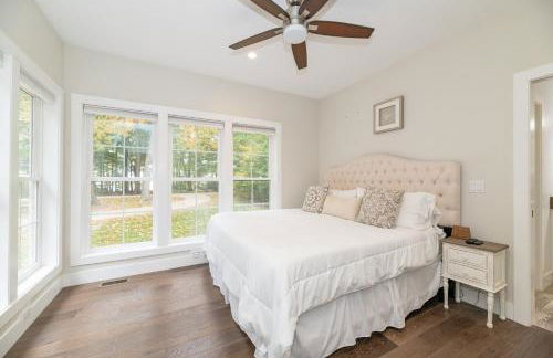 My Blue Haven - Shared lake access across the street! Glamorous home! - Foto 8