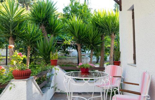 ILIOCHARI sea view apartments Oropos - Kalamos - Foto 10