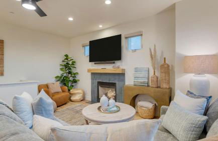 Sunset Serenity by Avantstay Rooftop w/ Hot Tub & Fire Pit, 3 Blocks to Beach! - Foto 6