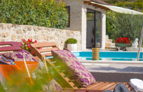 Hill Apartment with Private Pool - Foto 38