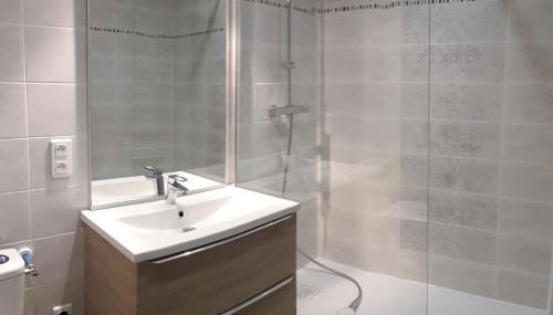 :) Spacieux T4 AÉROPORT, ensoleillé, déco soignée - Foto 2, towels, Shower