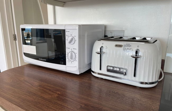 Contemporary Beachfront Bungalow With Direct Access to the Sea - Foto 14