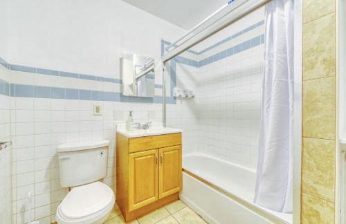 Stairway 3BR Apt w W D Ideal for Groups - Foto 30