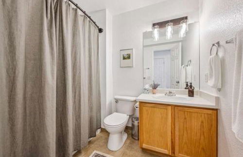 3BR Modern Retreat, Close to DIA & Downtown Denver - Foto 14