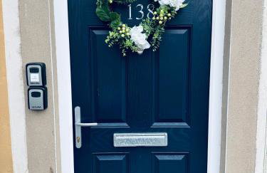 Queens Townhouse - 4 Bedrooms - Sleeps 9 - Foto 6