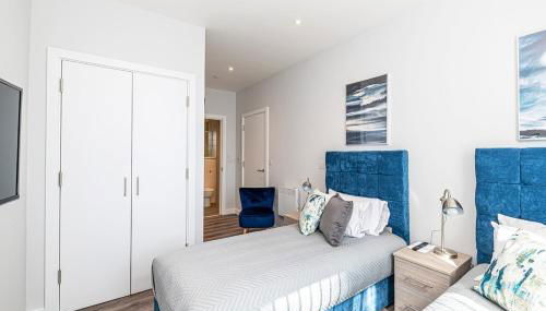 #94 Lux Crosby Gardens Apartment - 10 mins to Crosby Beach - Sleeps 4 - " Perfect for Business travelers and Small Families - Free Parking" - Foto 3