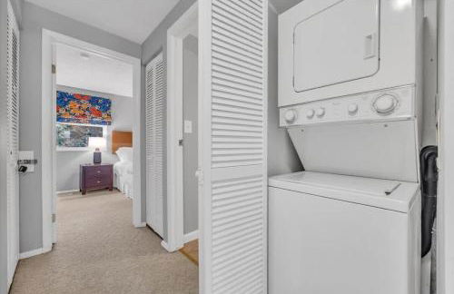 Renovated townhome on bike path includes bikes - Foto 28