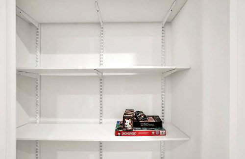 Luxury Townhouse with Fireplace Rooftop Deck Close to Downtown-Family Friendly - Foto 59