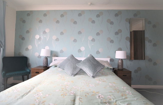 3 Bed House - Garden & Parking - Quiet Cul De Sac - Photo 1