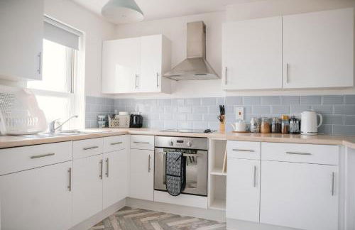 Barry Island Beachfront Apartment - Stunning Bay Views and Private Parking - Foto 15