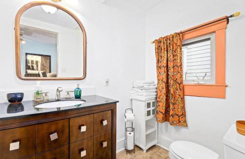 Unique Eastport Bungalow w Yard - Foto 32