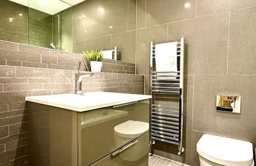 Stunning New 2 Bedroom Apartment - Next to the Beach - Great Location - FREE Parking - Fast WiFi - Smart TV - sleeps up to 4! Close to Purbeck, Corfe Castle, Sandbanks, Poole & Bournemouth - Foto 6