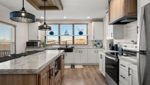 New Bear Lake Home with Beautiful Fall Views - Foto 4