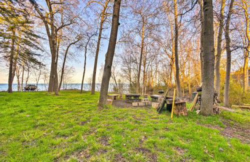 Lakefront Applegate Retreat w/ Private Beach! - Photo 31