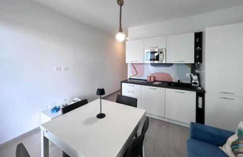 1 Bedroom Gorgeous Apartment In Isola Rossa - Foto 16