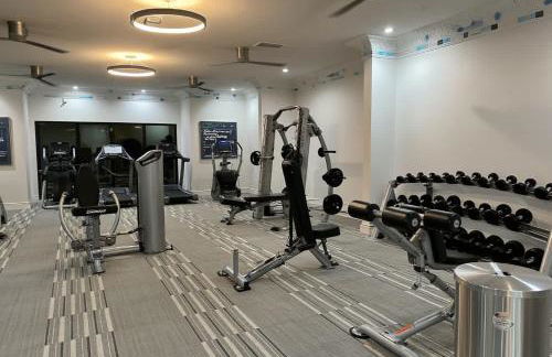Boulevard Stays 1BR King Suite Pool Gym & Parking 01 - Foto 4