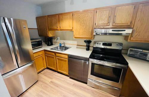 Freshly Renovated 2BR2BA Apt Walk-In Closet - Foto 5