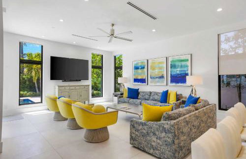 LVS Villa Blanco 5BR Coastal Oasis with Rooftop Sunset Deck Heated Pool Spa & Walk-to-Beach Access - Foto 10