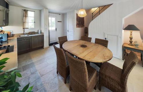 2 Bedroom Awesome Home In Saint-Laurent-De-La-Ca - Foto 7