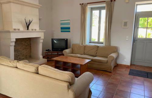 Villa in France with Private Pool and Garden - Foto 8