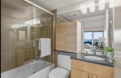 Luxury, ocean view Condo with deck and indoor pool - Foto 26