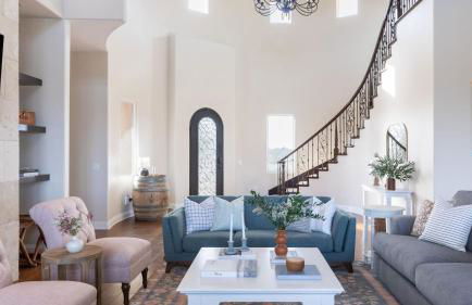 Palazzo Del Sol By AvantStay Breathtaking Home w Mountain Views Hot Tub - Photo 9