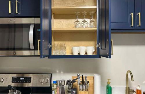 Modern Deluxe Kitchen, King Bed, Laundry, DT Renton close to Valley Med & SeaTac - Foto 15