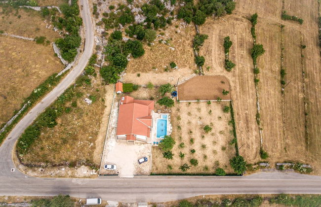 Secluded Holiday Home With Pool and Hot Tub - Foto 1