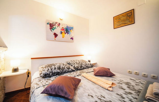 M & J Central Suites - Photo 24