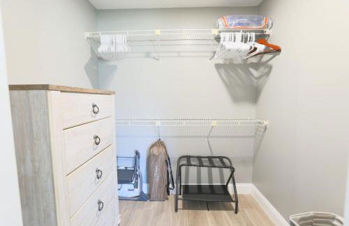 Pool Table, Minigolf, Games at Pondside FunHouse - Foto 25