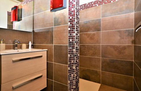 Amazing Home In Sauveterre With Wifi - Foto 24