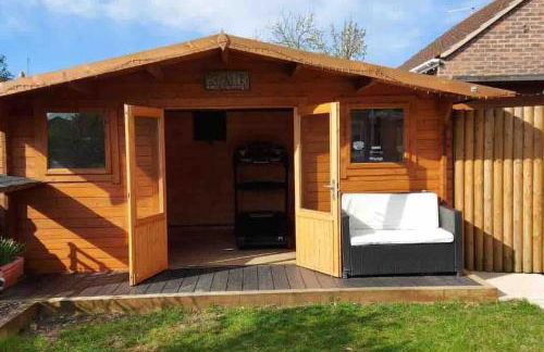 Modern 4 bedroom house in Weymouth Sunny Corner - Photo 9