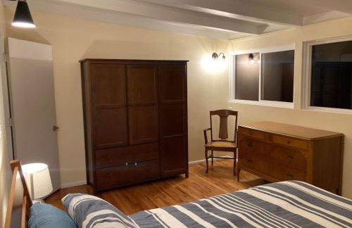 Cozy Hideaway and Hot Tub. Pet Friendly. - Foto 1