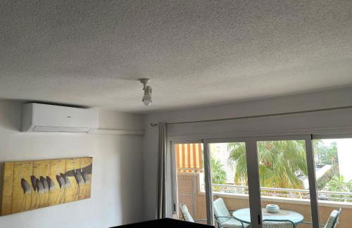 Precioso apartamento en Urbanización junto al mar. - Photo 2