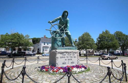 Fish & Ships on River Steps to Ocean, Blvd, Park - Photo 24