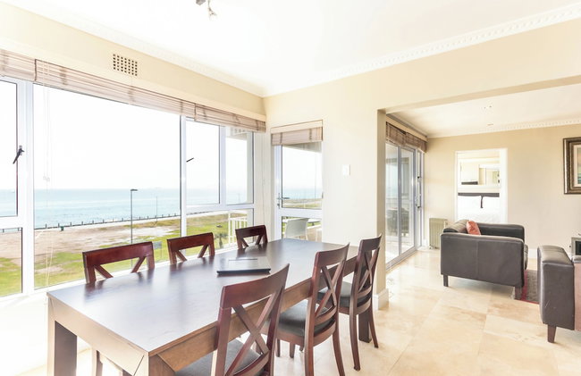 Third Floor sea Facing 2 Bedroom Apartment With Balcony - Photo 8
