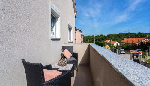 Stunning Apartment In Mladenici - Foto 2