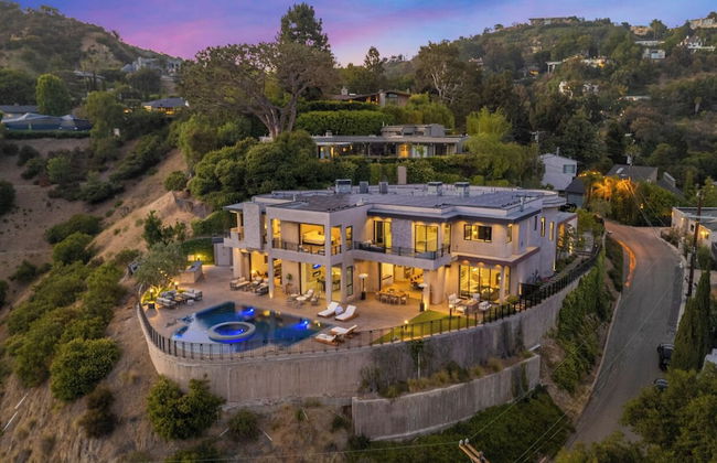 Zorada - Private Hollywood Hills Luxury With Endless Amenities and City Views - Photo 1