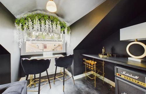 Modern 4 Bed Walk to Pubs, Shops and Countryside - Photo 26